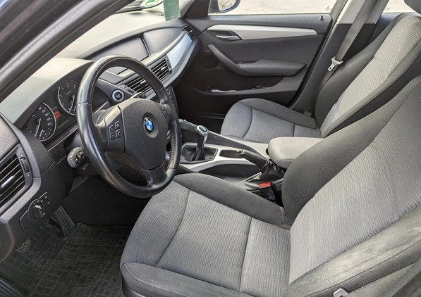 BMW X1 cena 41900 przebieg: 124000, rok produkcji 2011 z Piaski małe 67